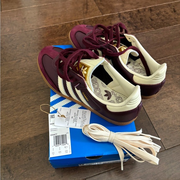 Adidas Originals Samba in Women’s Size 6.5 (unisex size 5 US/ UK size 4) - Picture 3 of 4